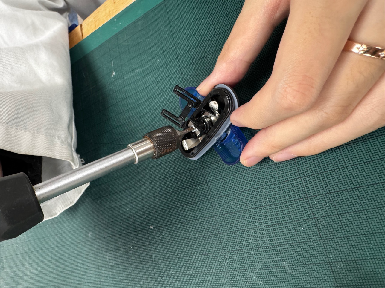 Separating the head mechanism